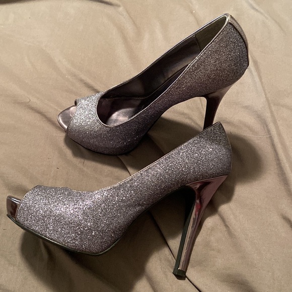 Jacqueline Ferrar Silver Sparkle Glitter Peep Toe Heels - Picture 3 of 7